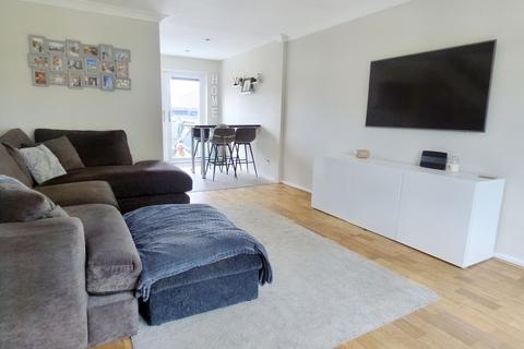 50 Calder Walk, Sunniside, Newcastle Upon Tyne, NE16 5XS