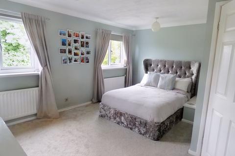 50 Calder Walk, Sunniside, Newcastle Upon Tyne, NE16 5XS
