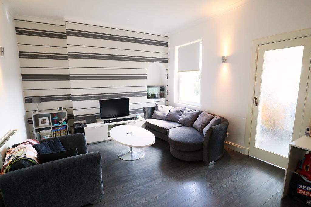 Lintmill Terrace, Neilston G78 1 bed cottage £99,950