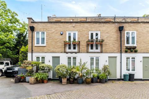 3 bedroom mews to rent, Royal Crescent Mews, London