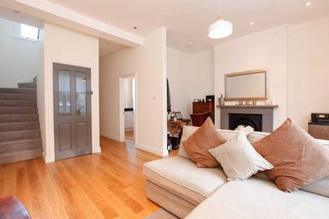 3 bedroom flat for sale - Coldharbour Lane