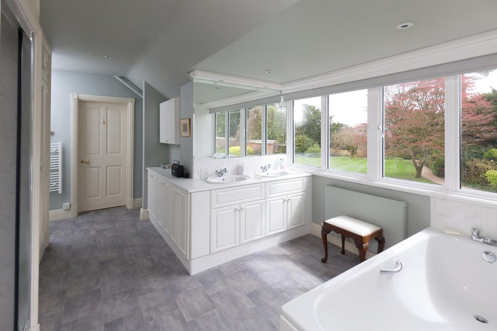 En Suite Bathroom