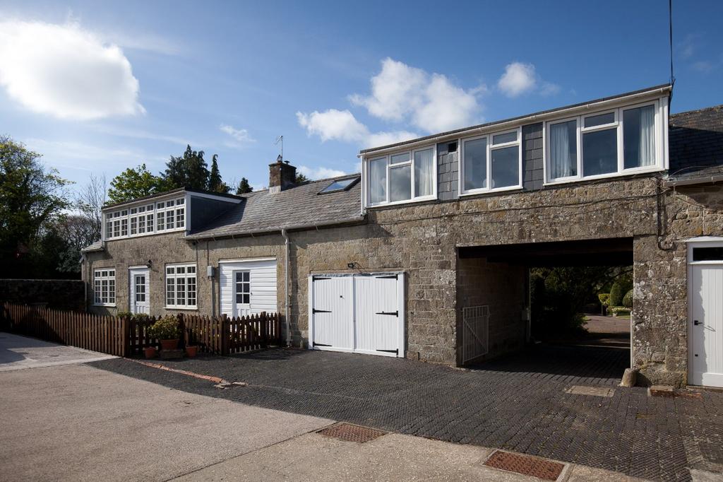 Cottage &amp; Flat