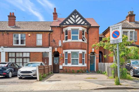 2 bedroom flat to rent, Hallowell Road, Northwood, HA6