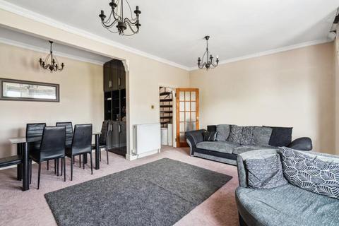 2 bedroom flat to rent, Hallowell Road, Northwood, HA6