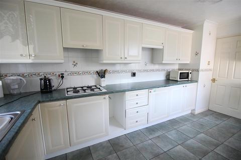 8 Cowslip Close, Lindford, Bordon, GU35 0YF