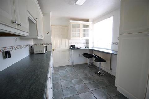 8 Cowslip Close, Lindford, Bordon, GU35 0YF