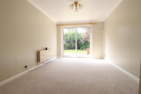 8 Cowslip Close, Lindford, Bordon, GU35 0YF