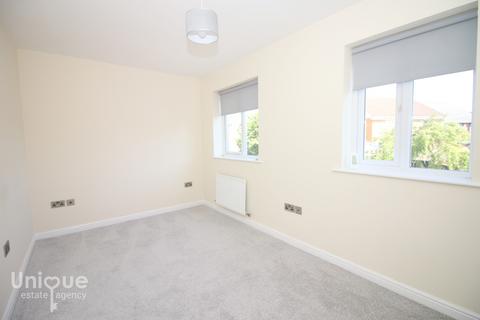 10 Chaucer Place, Blackpool, FY2 0GL