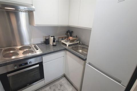 1 bedroom flat to rent - Sinclair Road, London, W14 0NH