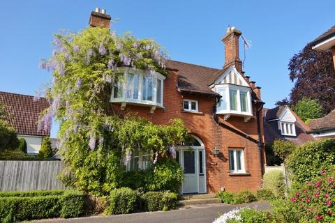 4 bedroom detached house to rent, Holly Cottage,  Argent Place, Newmarket