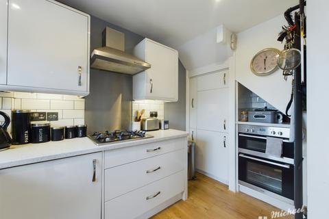 16 Batchelor Close, Aylesbury, HP20 2BX