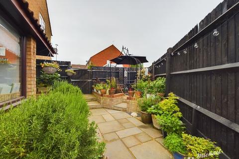 16 Batchelor Close, Aylesbury, HP20 2BX