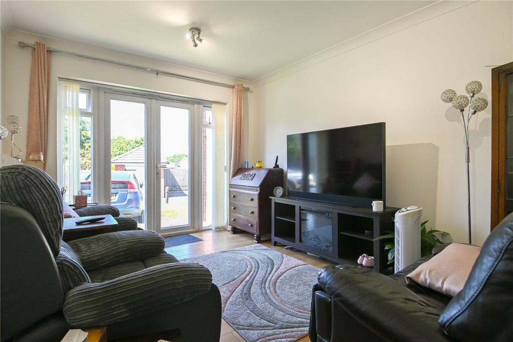 Apsley Road, Oldbury, West Midlands, B68 2 bed apartment £160,000