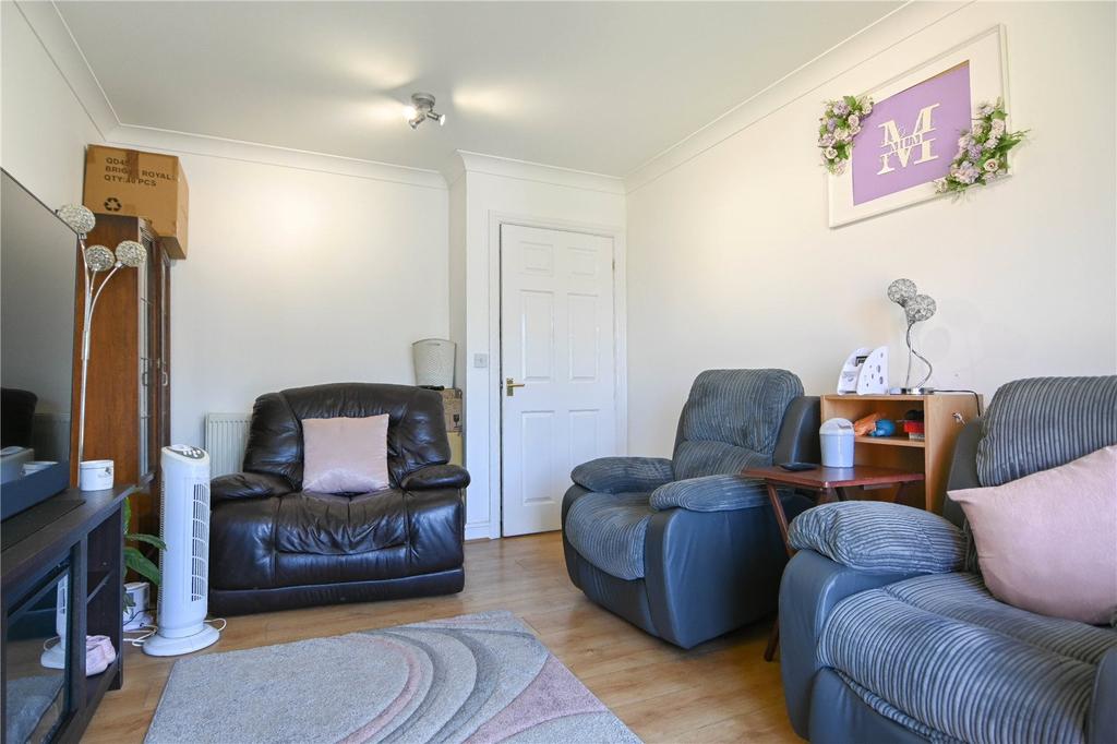 Apsley Road, Oldbury, West Midlands, B68 2 bed apartment £160,000