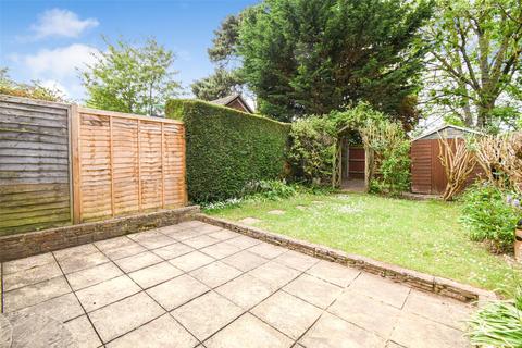 102 Middle Mead, Hook, RG27 9NX