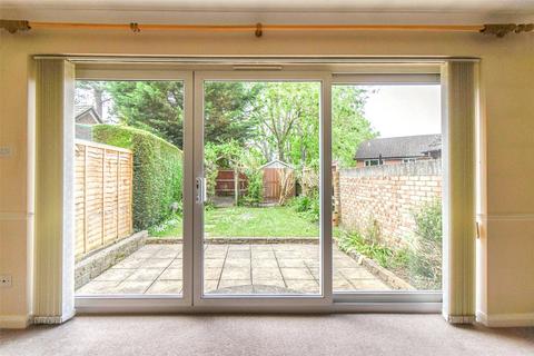 102 Middle Mead, Hook, RG27 9NX