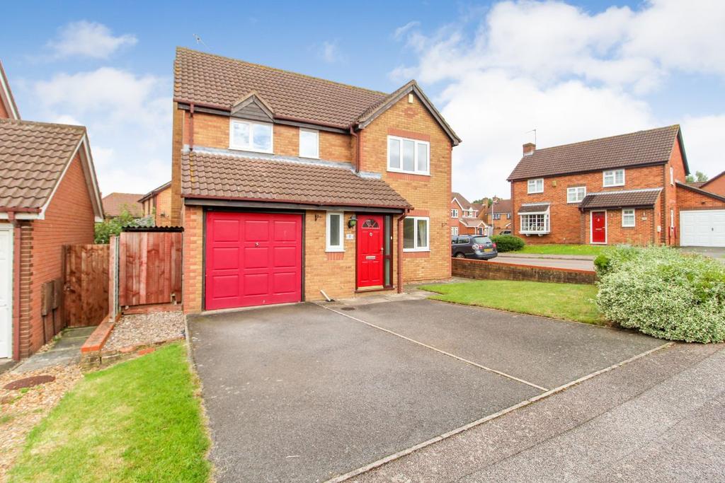 Symonds Close, Bromham, Bedford 4 bed detached house £410,000
