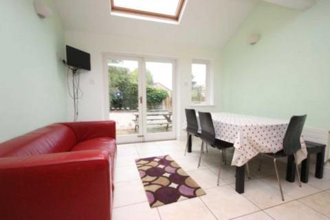 6 bedroom terraced house to rent, Southfield Road, East Oxford *HMO Property *