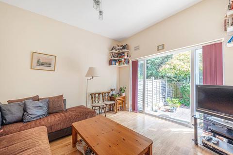 96d Sunningfields Road, London, NW4 4RH