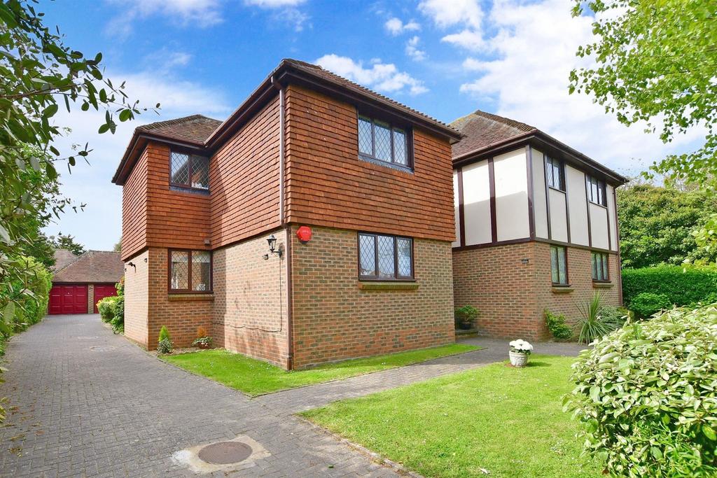 Epple Bay Avenue, Birchington, Kent 3 bed ground floor flat for sale