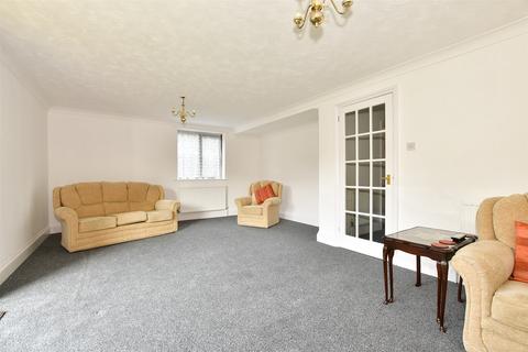 3 bedroom ground floor flat for sale, Epple Bay Avenue, Birchington, Kent
