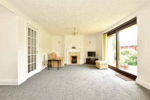 3 bedroom ground floor flat for sale, Epple Bay Avenue, Birchington, Kent