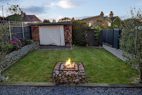 68 Rydes Hill Road, Guildford, GU2 9UG