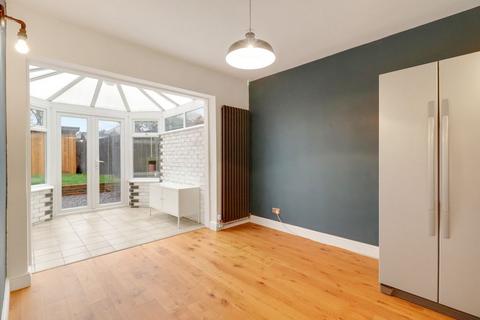 68 Rydes Hill Road, Guildford, GU2 9UG