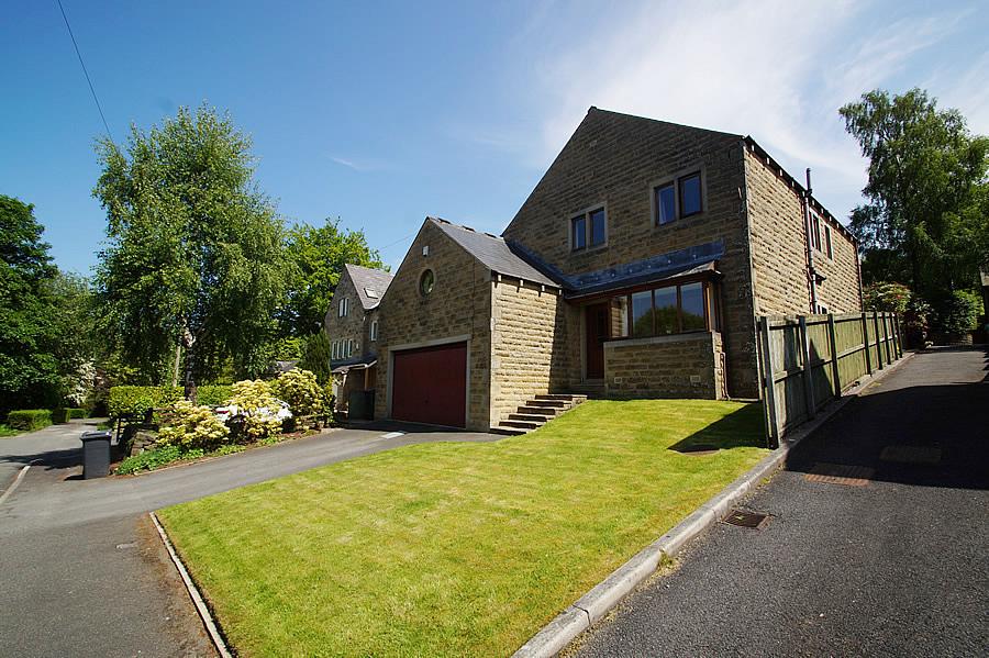 Springmeadow Lane, Uppermill OL3 5 bed detached house for sale £649,995