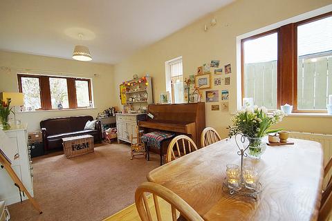 33a Springmeadow Lane, Uppermill, Oldham, OL3 6HW