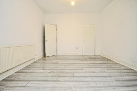 3 bedroom terraced house to rent, Abbeydale Road, Sharrow, Sheffield, S7