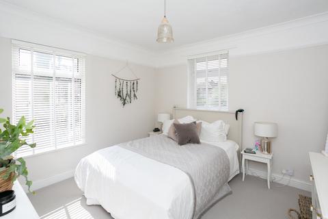 54 Oxhey Avenue, Watford, WD19 4HG