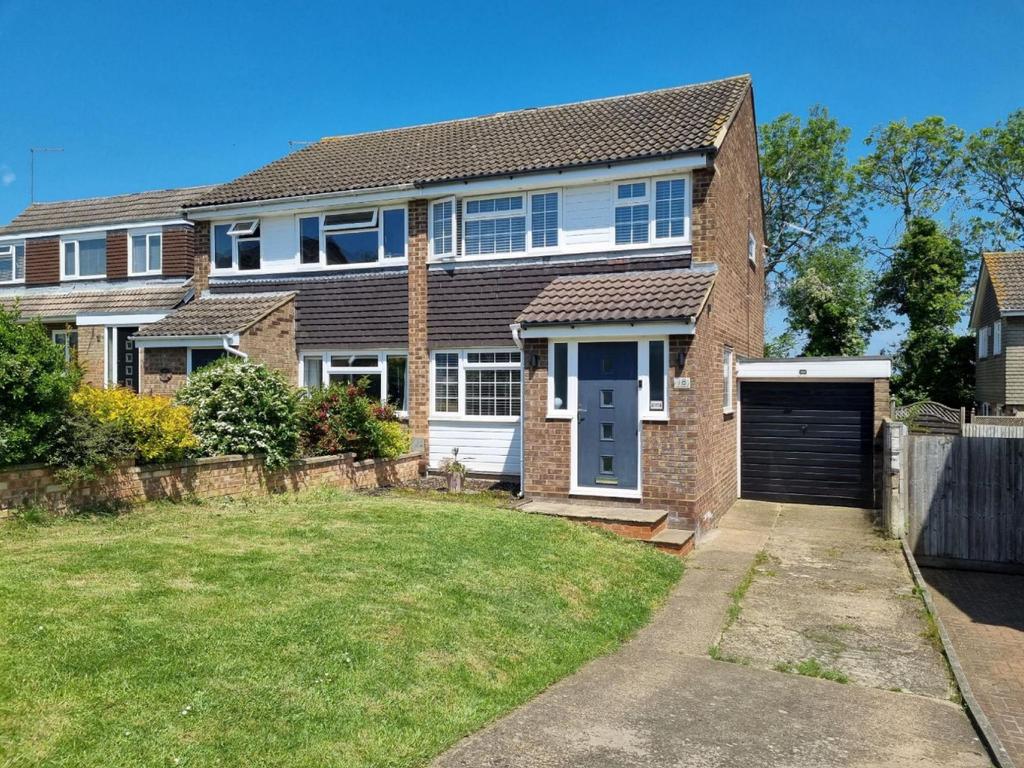 Lowick Court, Moulton, Northampton... 3 bed semidetached house £294,000