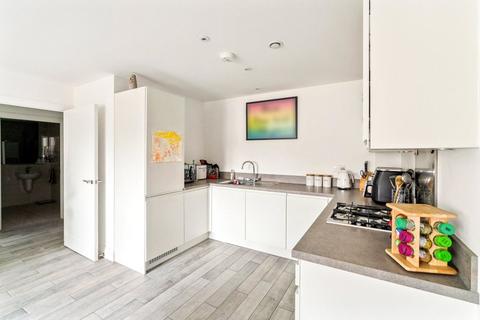 1 bedroom apartment for sale, Sutton Court Road, Hillingdon, UB10