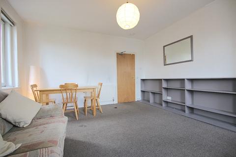 3 bedroom flat to rent, Gorgie Road, Gorgie, Edinburgh, EH11