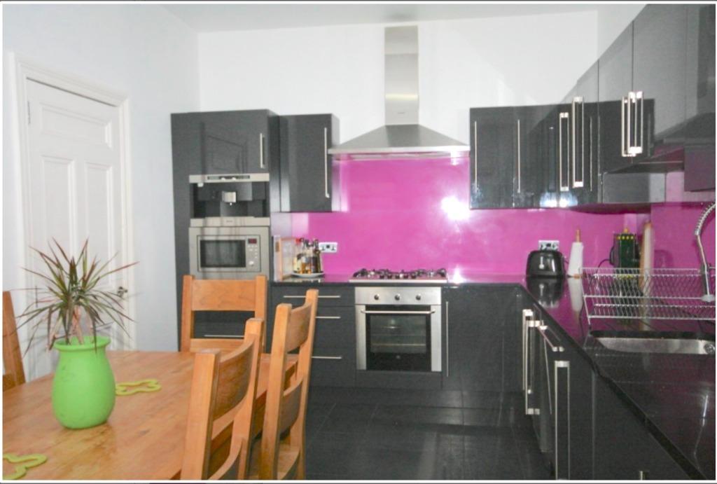 Harden Place, Edinburgh, EH11 4 bed flat £2,700 pcm (£623 pw)