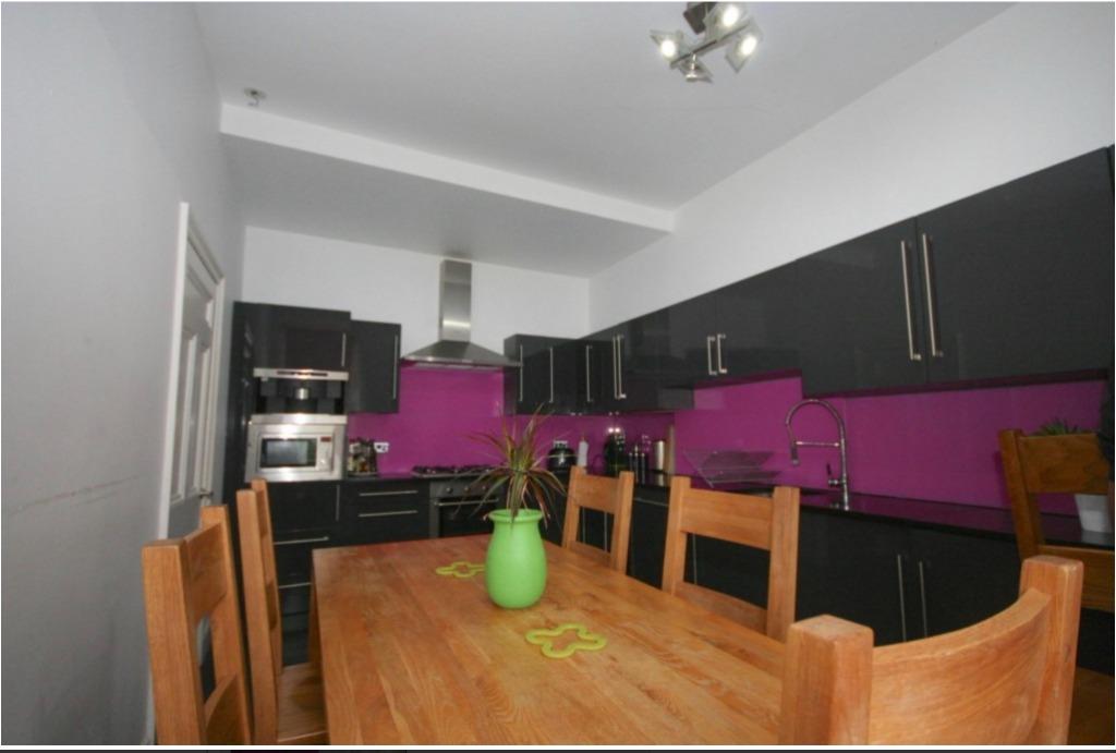 Harden Place, Edinburgh, EH11 4 bed flat £2,700 pcm (£623 pw)