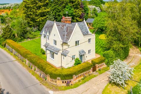 4 bedroom detached house for sale, Walkern Road, Watton At Stone, Hertford, Hertfordshire, SG14