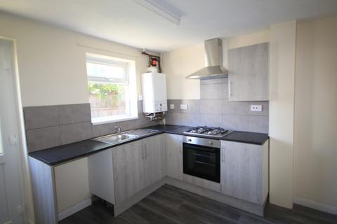 2 bedroom semi-detached house to rent, Oxford St, Grimsby, DN32