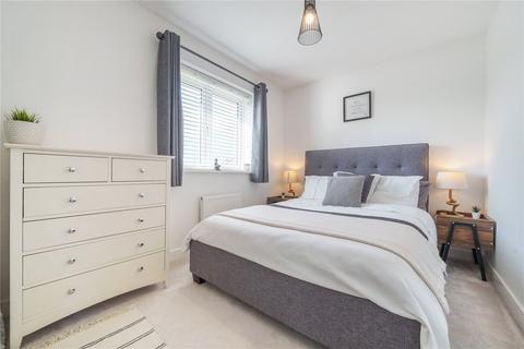 10 Cascade Way, Farnham, GU9 7GQ