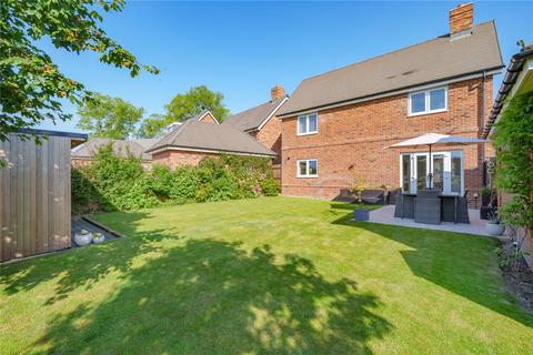 10 Cascade Way, Farnham, GU9 7GQ