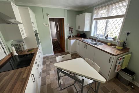 86 Bronllwyn Road, Gelli, Pentre, CF41 7TD