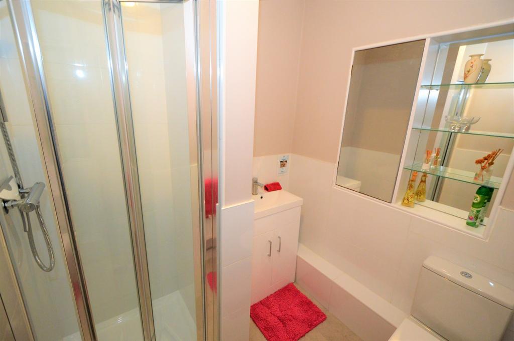 Cloakroom/shower room