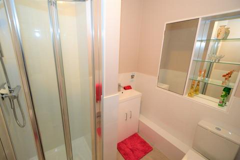 42 Ridgeway Close, Lightwater, GU18 5XX