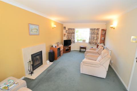 42 Ridgeway Close, Lightwater, GU18 5XX