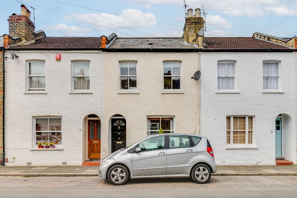 Warwick Road, Twickenham 2 bed cottage for sale £650,000