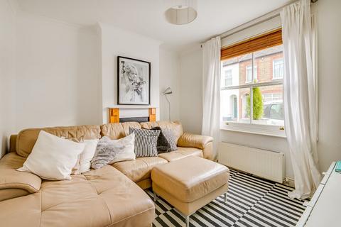 52 Warwick Road, Twickenham, TW2 6SW