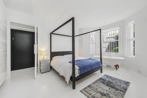 2 bedroom flat for sale - Leamington Road Villas, London