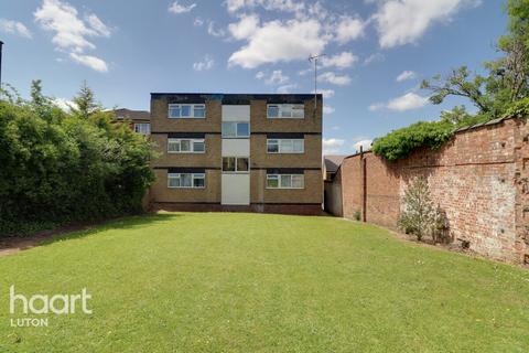 undefined, Gregories Close, Luton
